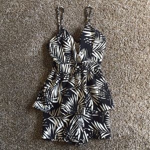 🖤 Romper, Black and White Leaves